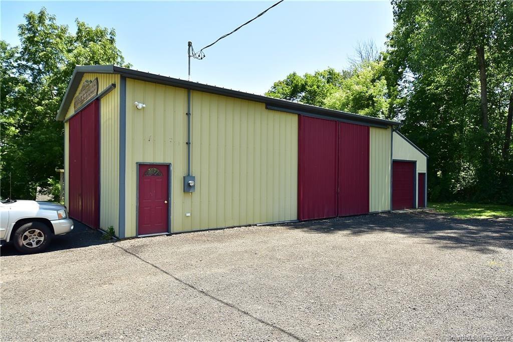 1011 Main Street