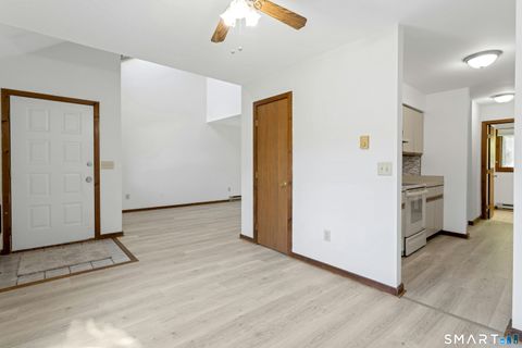 Tiny photo for 18 Twin Oaks #18, New Milford, CT 06776 (MLS # 24183587)