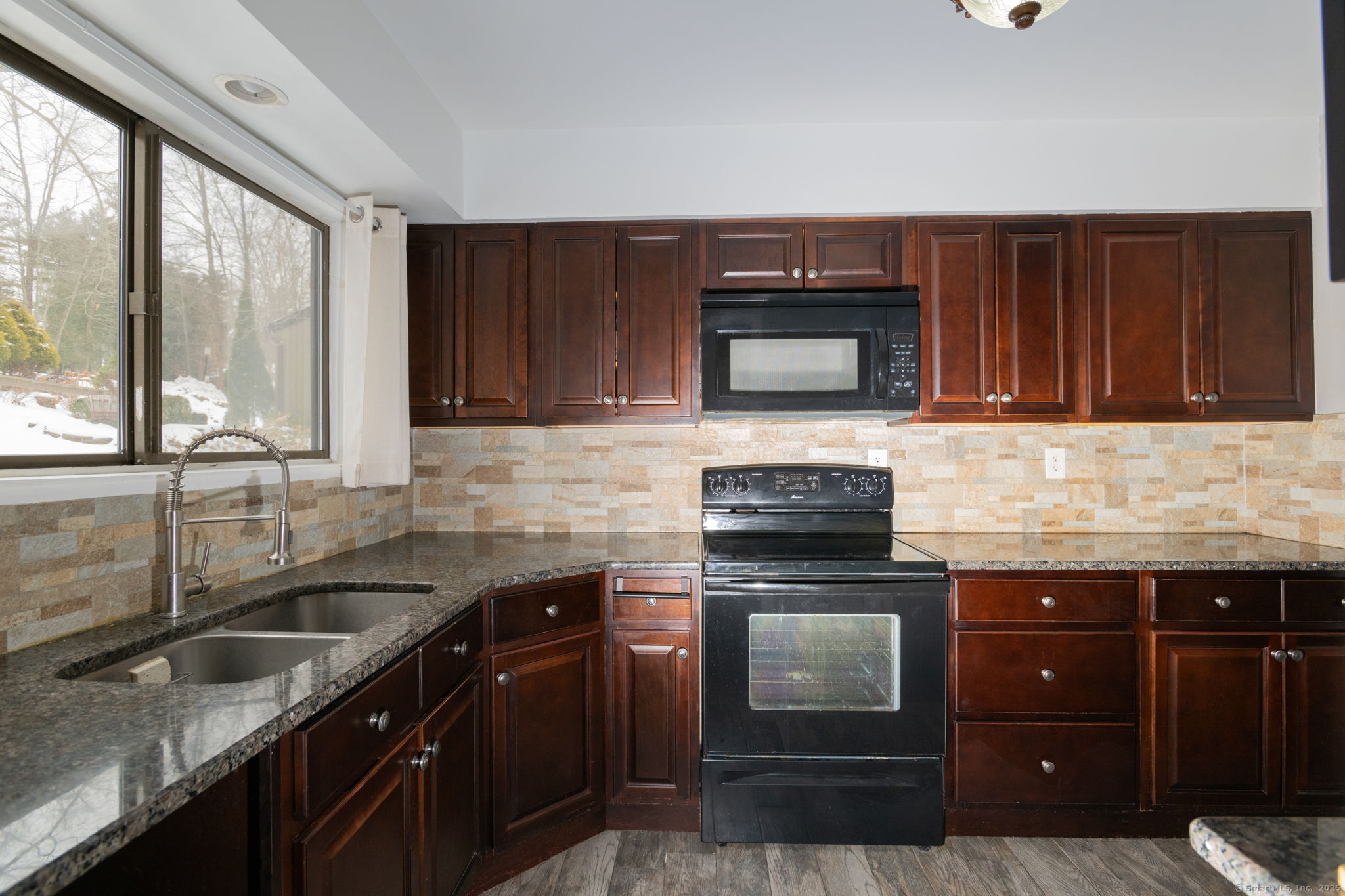 6 Hickory Lane #6, Woodbury, Connecticut image 11