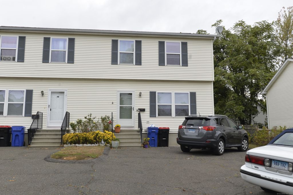 Photo of 9 Observatory Place #A, Norwalk, CT 06854 (MLS # 24133156)