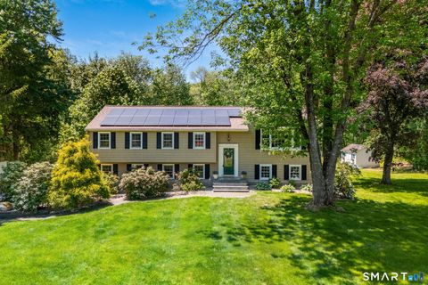 Photo of 7 Banbury Road, Simsbury, CT 06092 (MLS # 24177271)