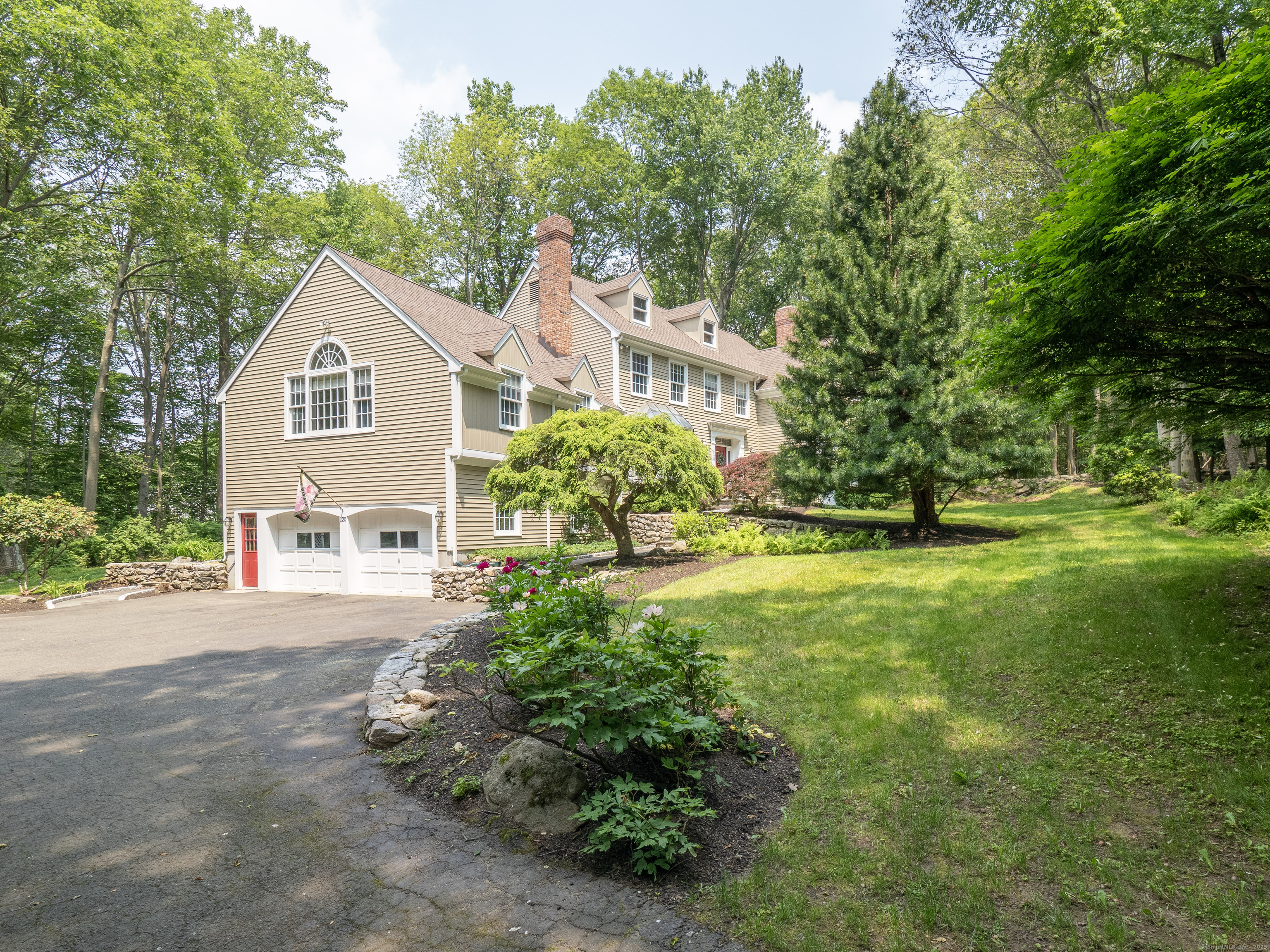 104 Scarlet Oak Drive