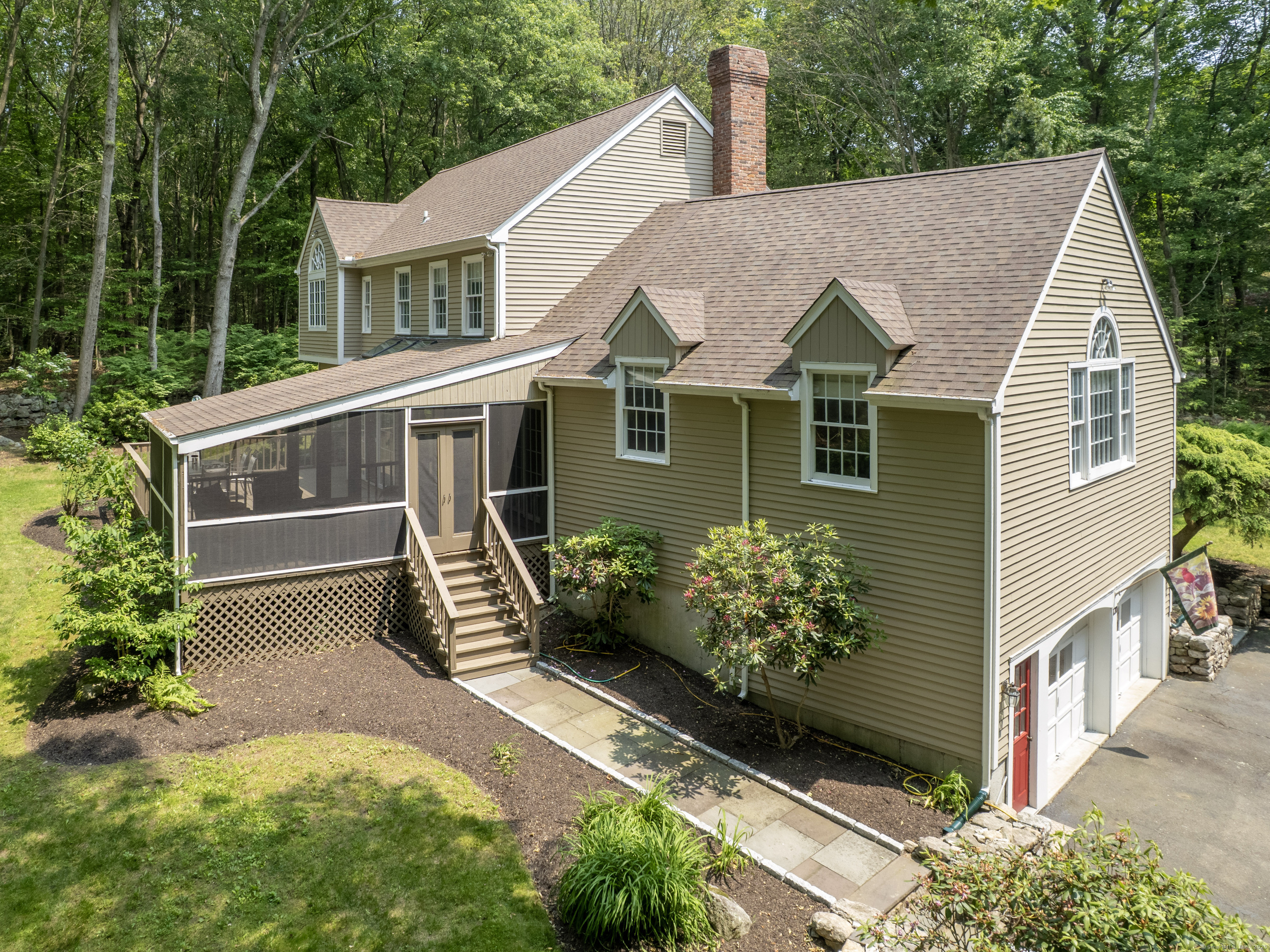104 Scarlet Oak Drive