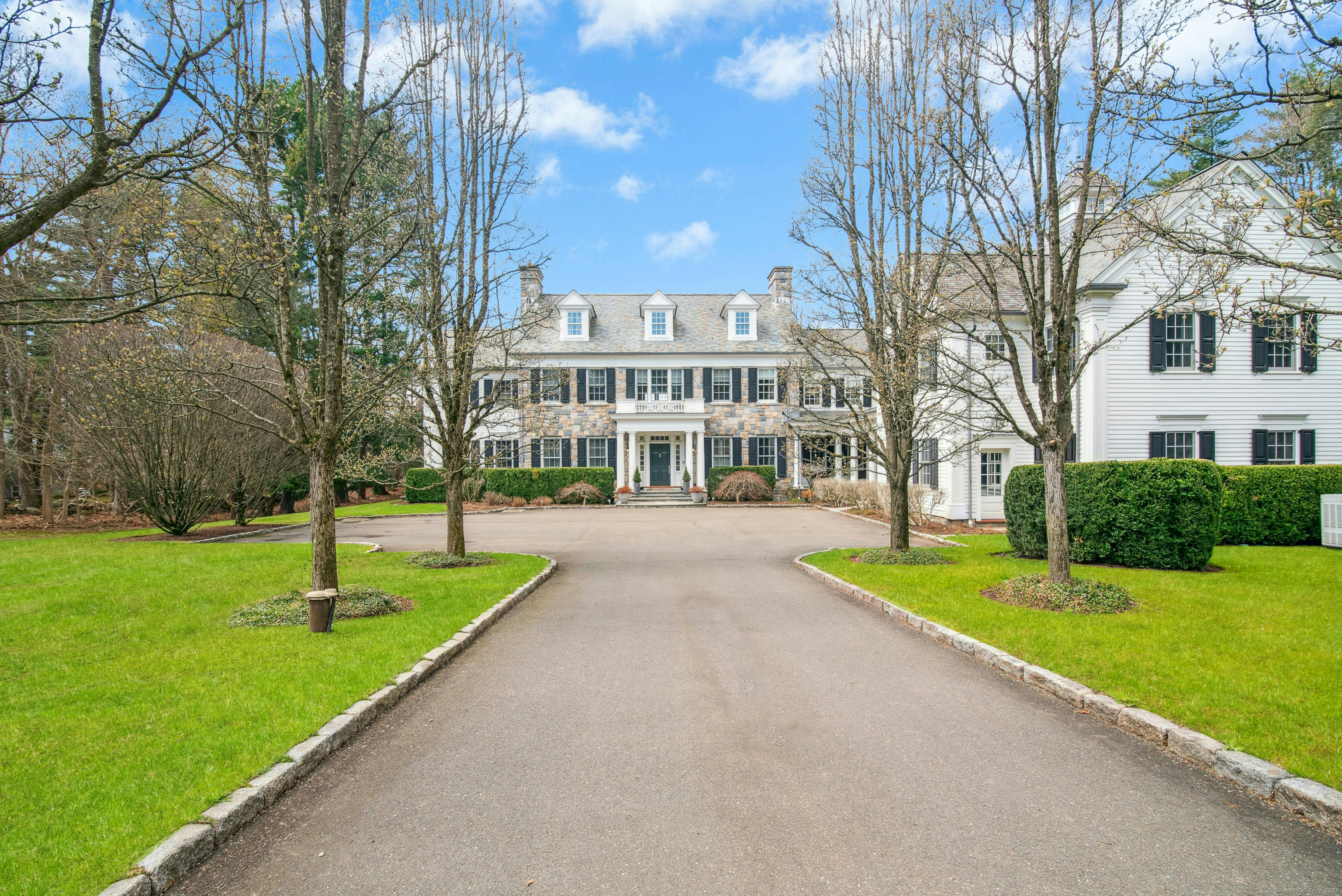 584 West Road, New Canaan, Connecticut - 7 Bedrooms  
7.5 Bathrooms  
12 Rooms - 