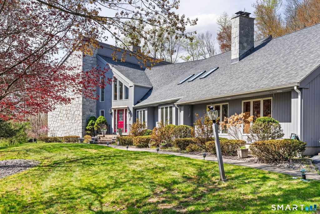 Photo of 146 Lantern Park Lane S, Southbury, CT 06488 (MLS # 24165750)