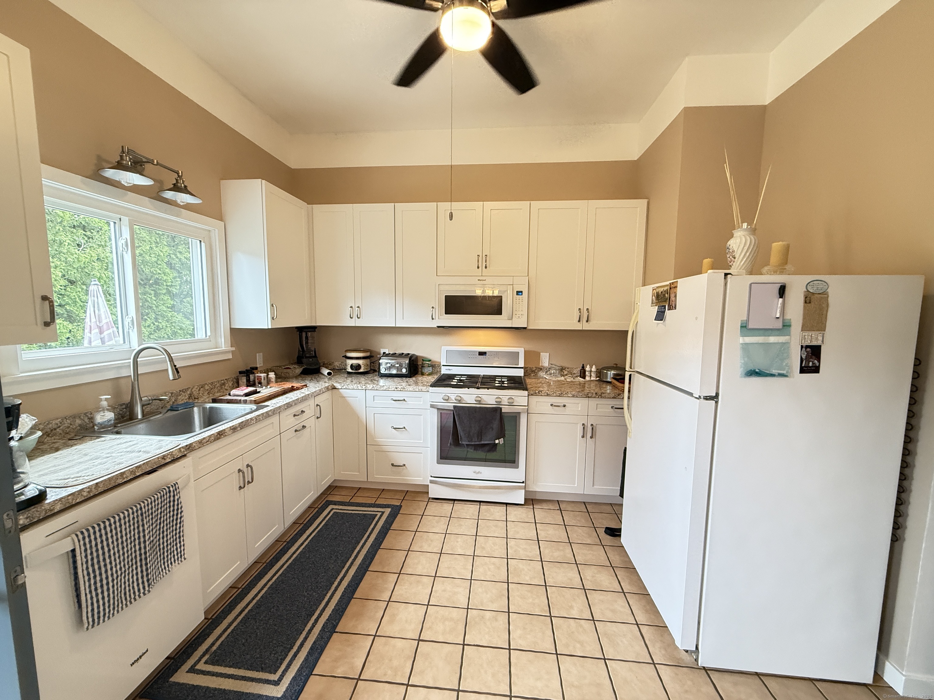 17 Edgecomb Street, Hamden, Connecticut image 9