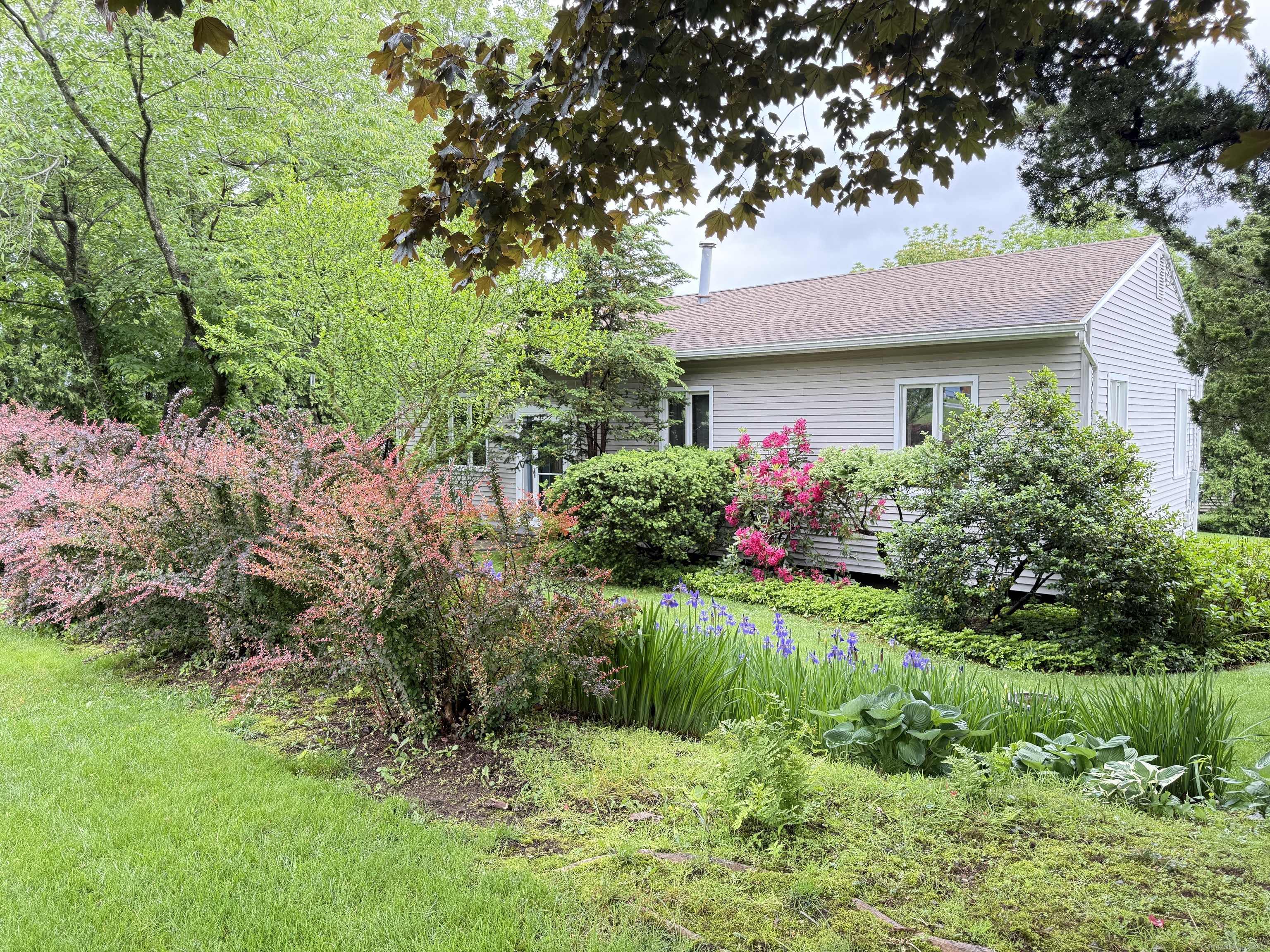 17 Edgecomb Street, Hamden, Connecticut image 2