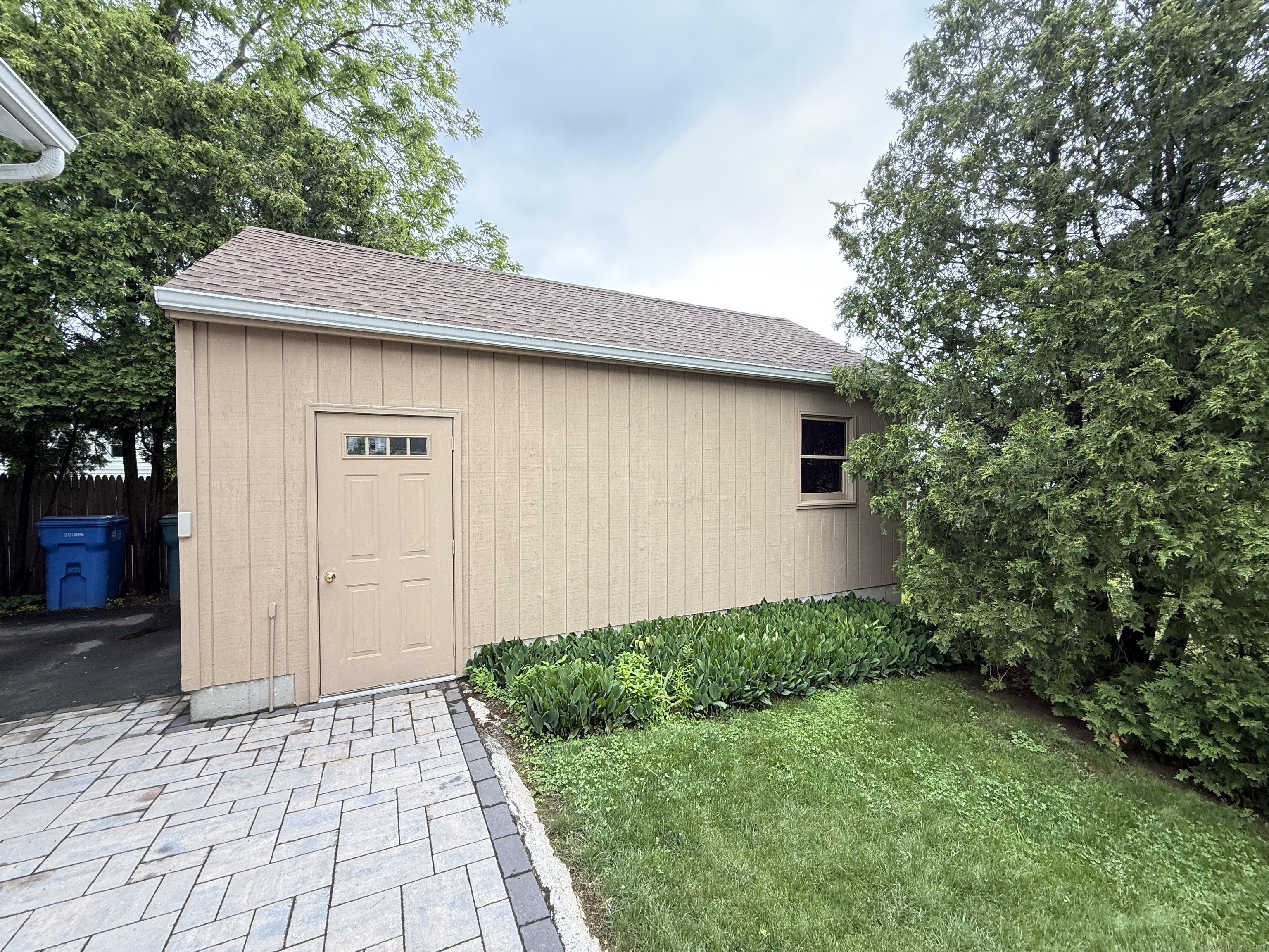 17 Edgecomb Street, Hamden, Connecticut image 24