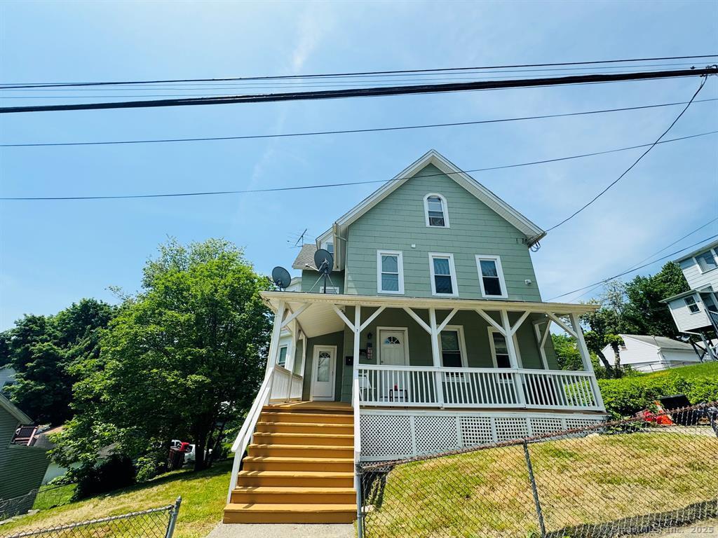 Rental Property at Rockwood Avenue, Ansonia, Connecticut - Bedrooms: 3 
Bathrooms: 1 
Rooms: 5  - $2,100 MO.