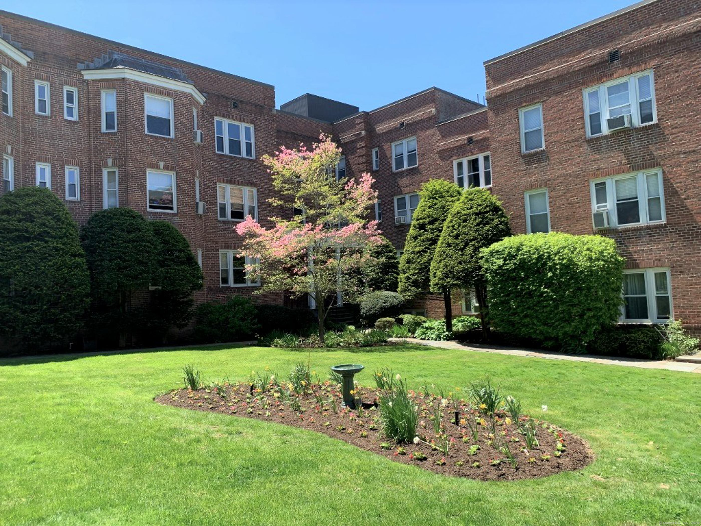 70 Strawberry Hill Avenue 5Gr4, Stamford, Connecticut - 1 Bathrooms  
1 Rooms - 