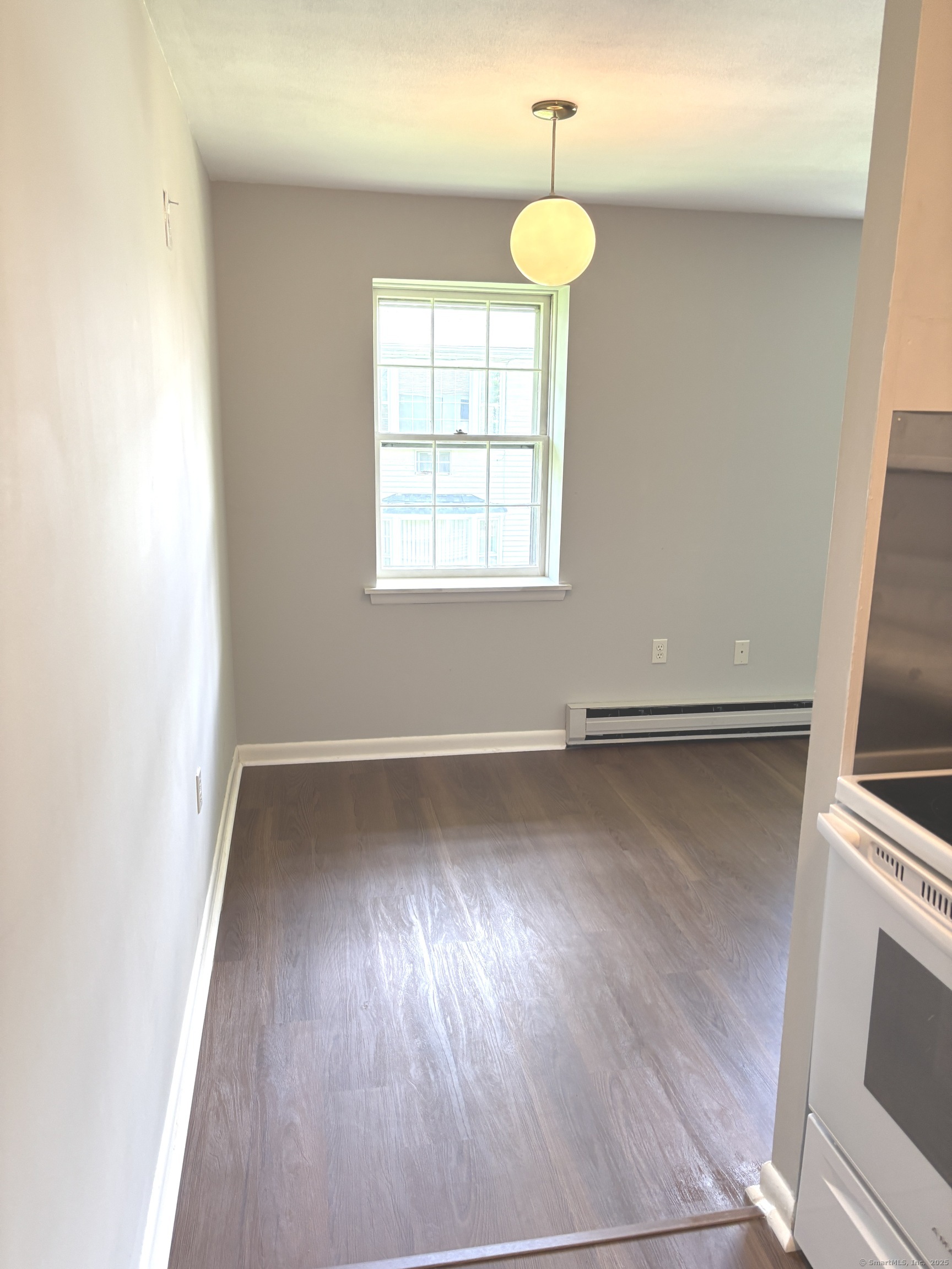 West Hartford, Connecticut 06110, United States, 1 Bedroom Bedrooms, ,1 BathroomBathrooms,Residential,Active,124706