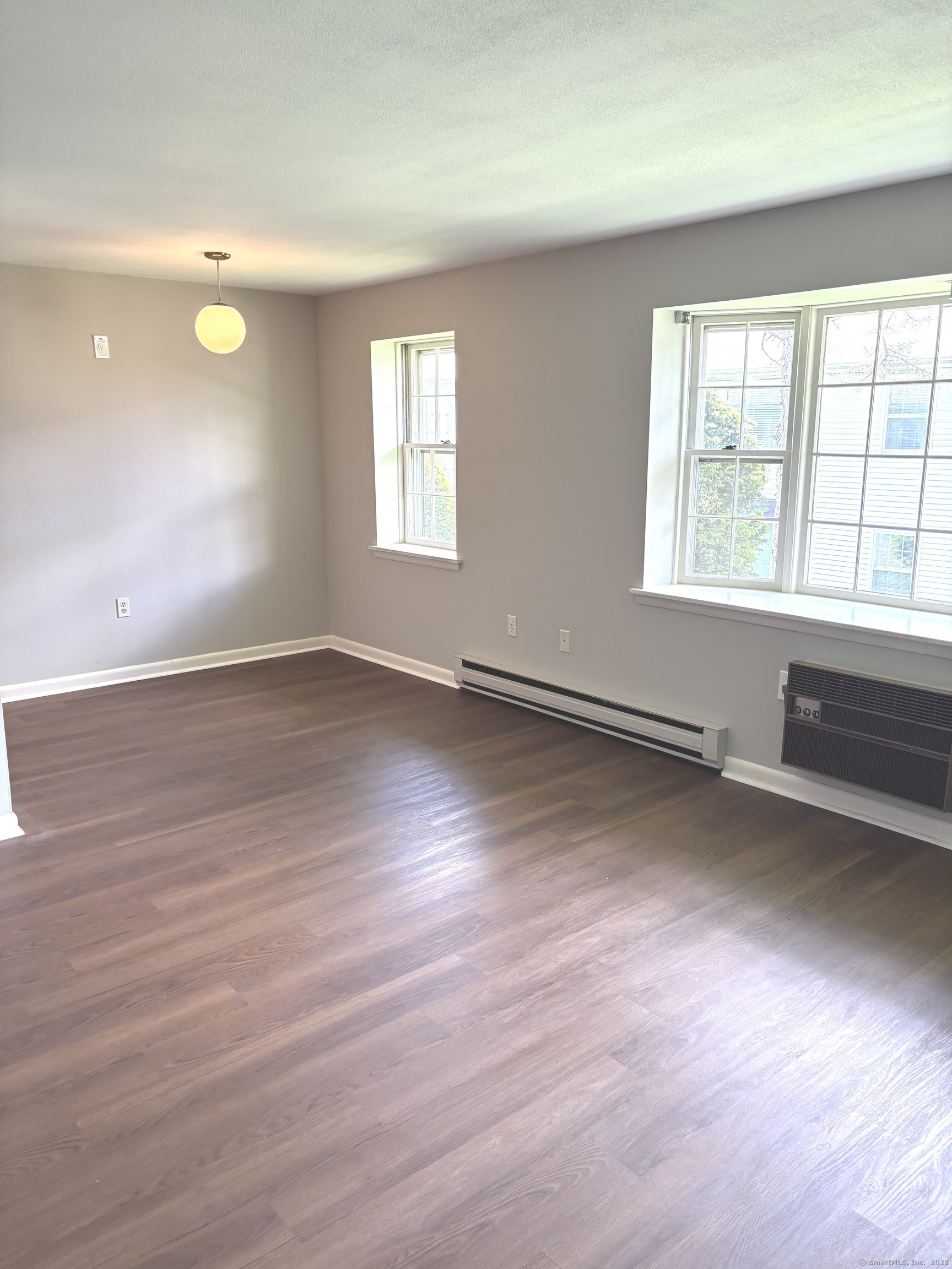 West Hartford, Connecticut 06110, United States, 1 Bedroom Bedrooms, ,1 BathroomBathrooms,Residential,Active,124706