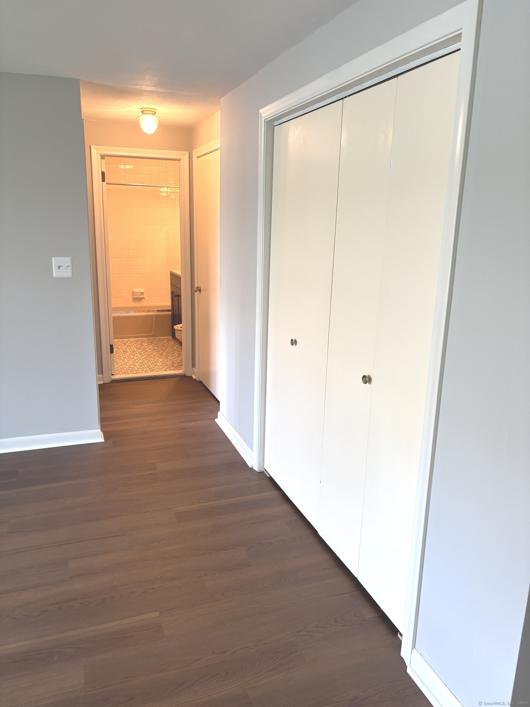 West Hartford, Connecticut 06110, United States, 1 Bedroom Bedrooms, ,1 BathroomBathrooms,Residential,Active,124706