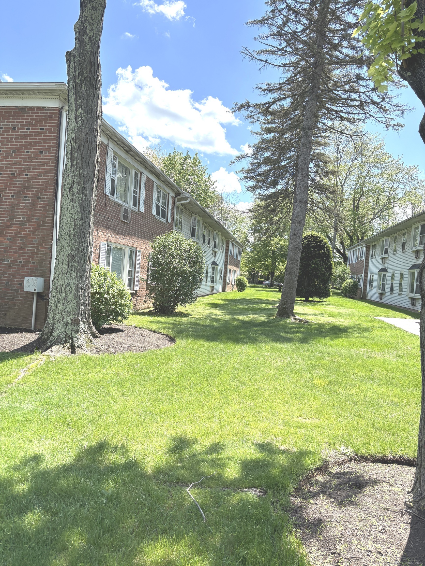 West Hartford, Connecticut 06110, United States, 1 Bedroom Bedrooms, ,1 BathroomBathrooms,Residential,Active,124706