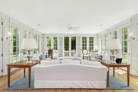 A home in New Canaan