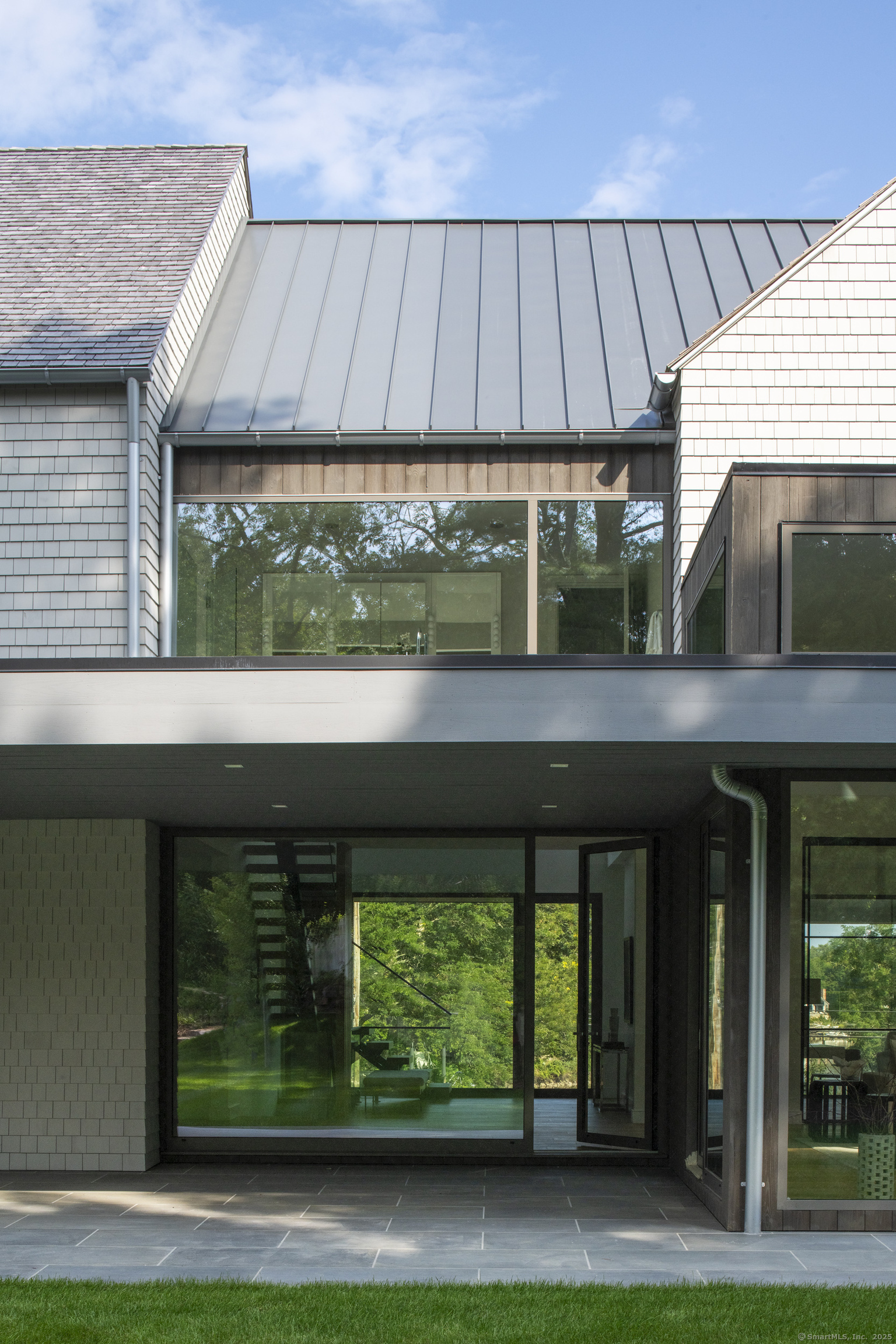 14 Five Mile River Road