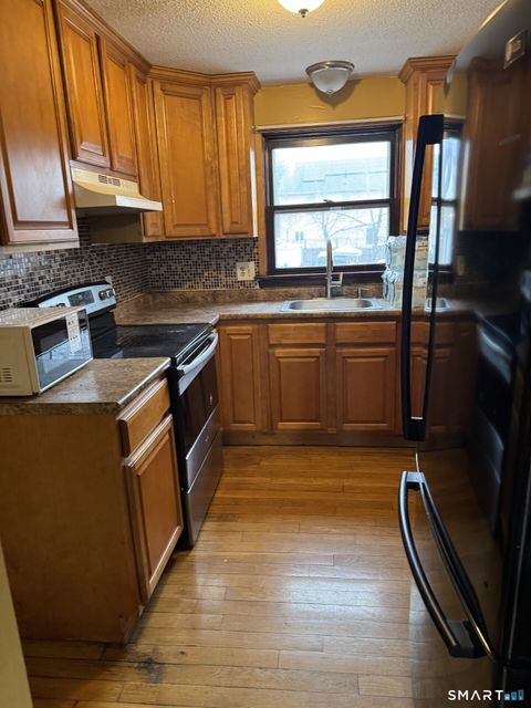 Photo of 46 Guilford Street, Hartford, CT 06120 (MLS # 24161303)