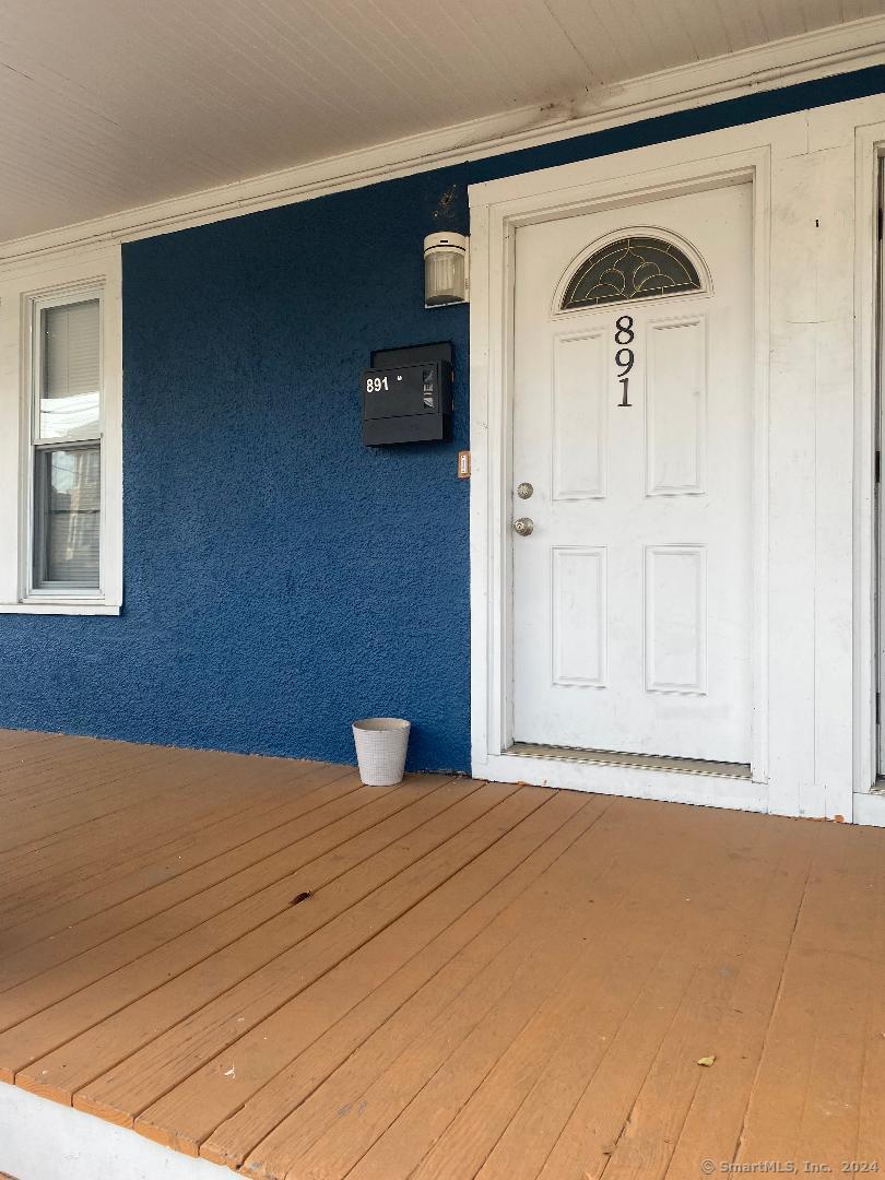 Rental Property at 891 Hancock Avenue 2nd Floor, Bridgeport, Connecticut - Bedrooms: 1 
Bathrooms: 1 
Rooms: 3  - $1,550 MO.