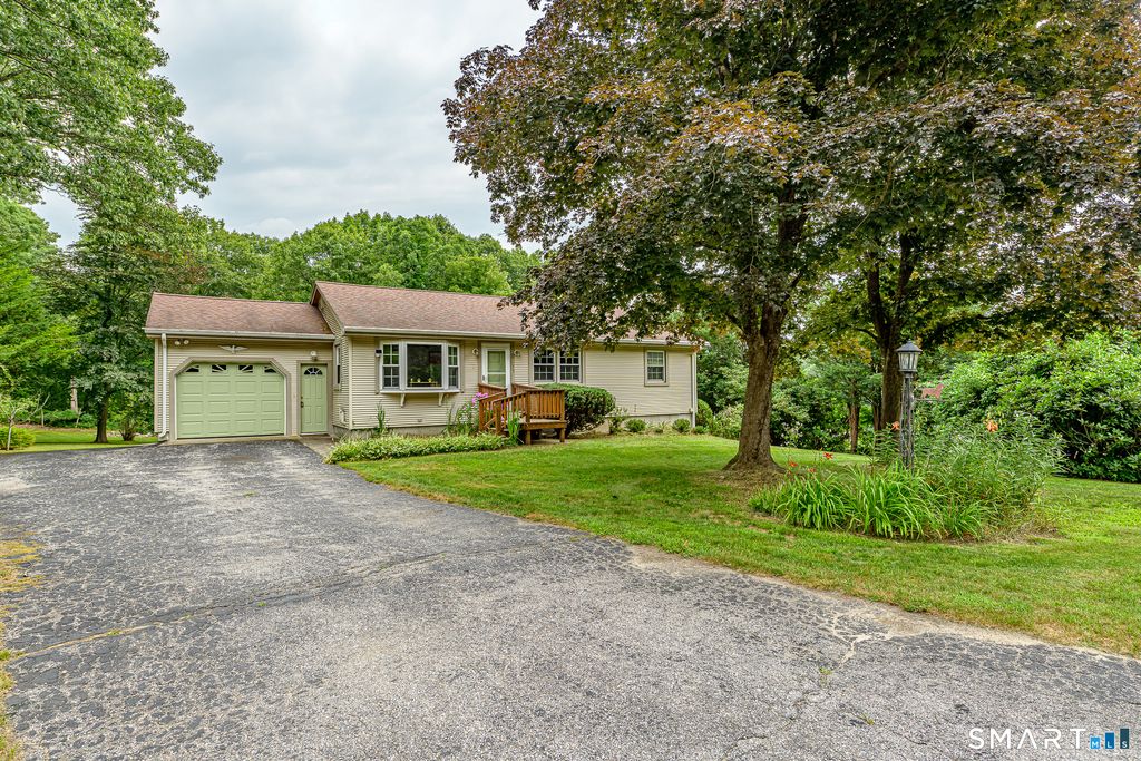 Photo of 139 Underwood Road, Putnam, CT 06260 (MLS # 24191528)