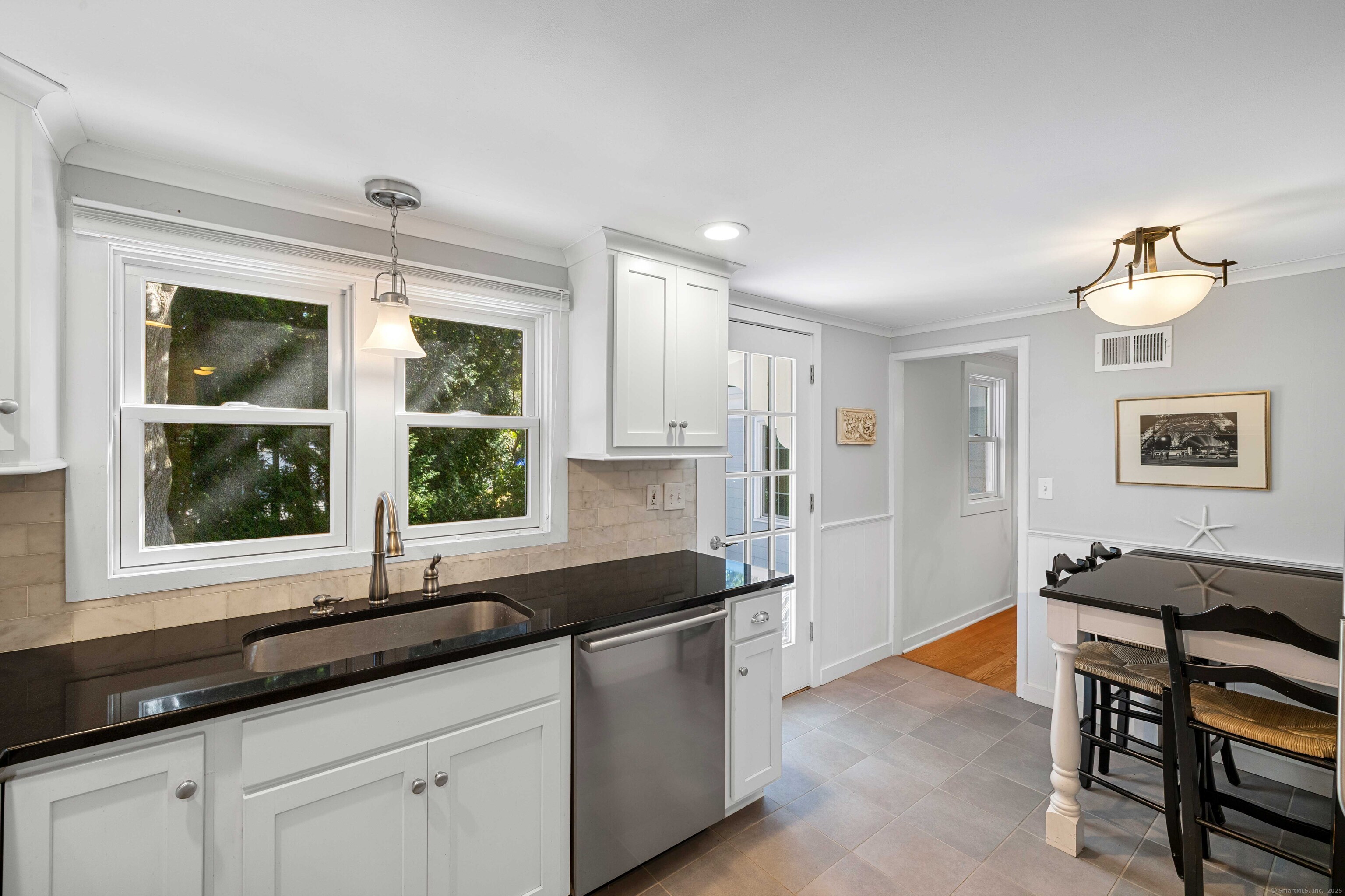 Old Saybrook, Connecticut 06475, United States, 2 Bedrooms Bedrooms, ,1 BathroomBathrooms,Residential,Pending,222578