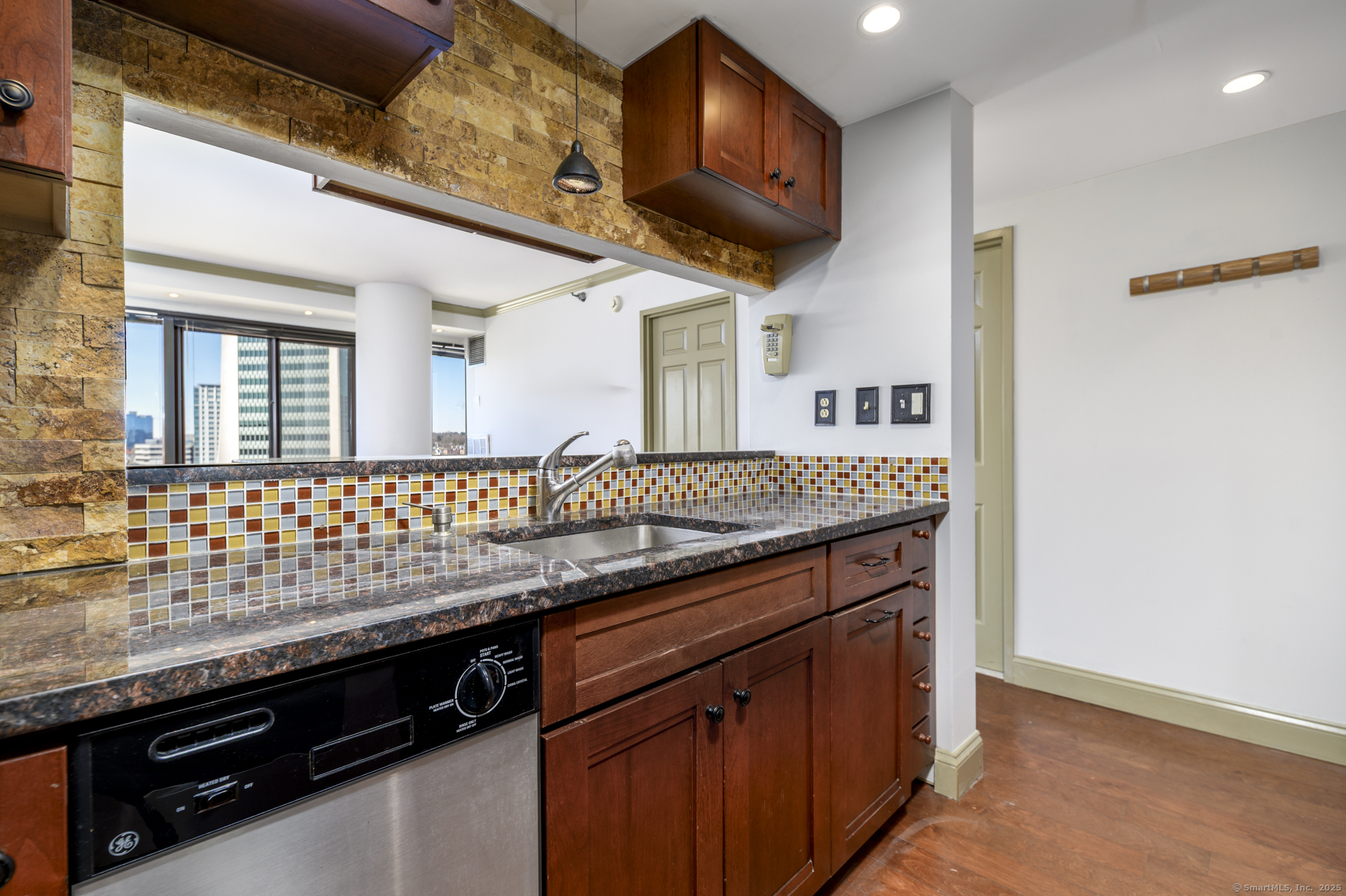127 Greyrock Place #APT 1409, Stamford, Connecticut image 7