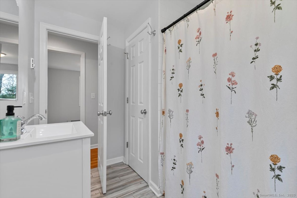 203 Lake Shore Drive, Middlebury, Connecticut image 21