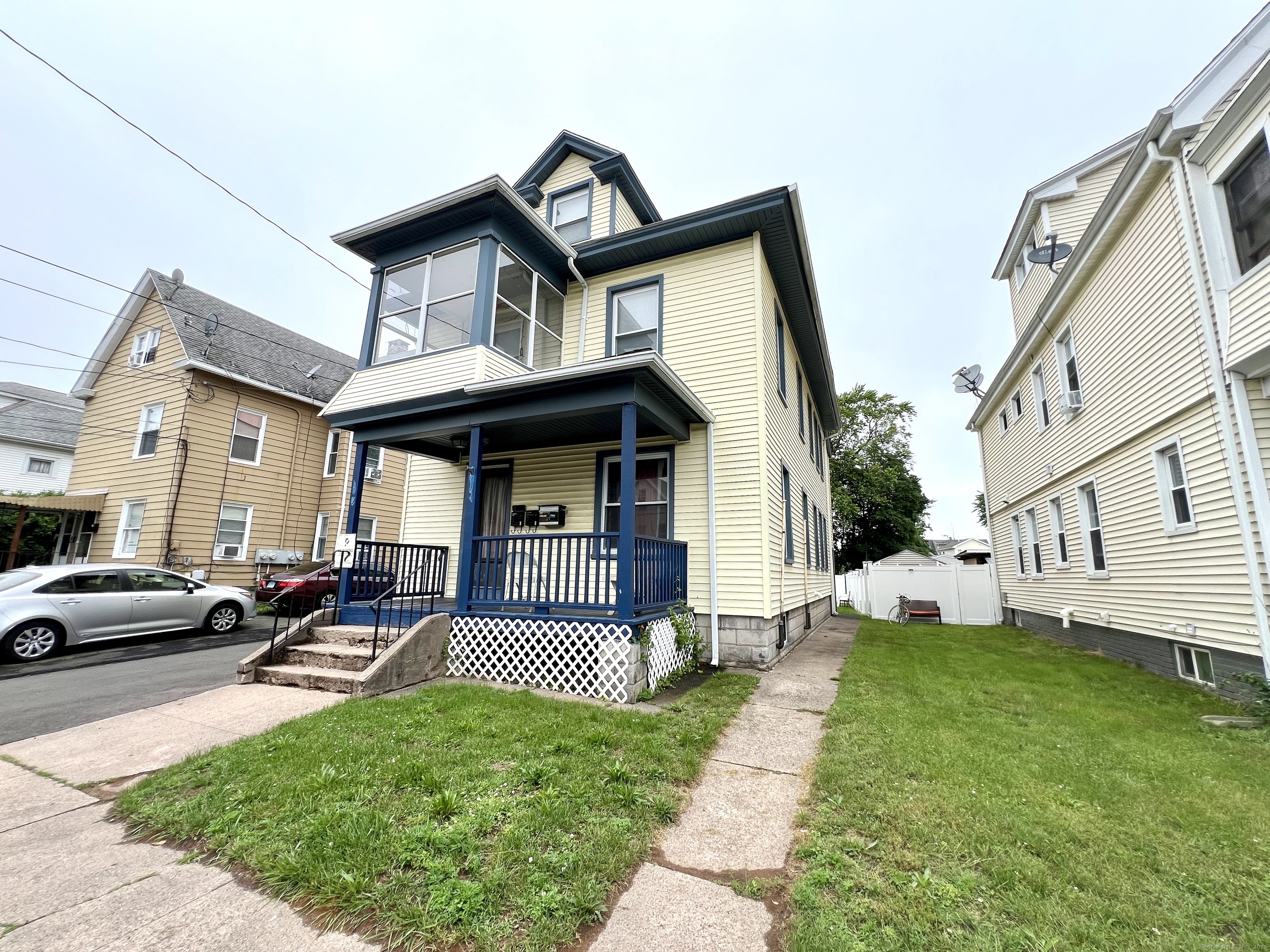 William Street, West Haven, Connecticut - 2 Bedrooms  
2 Bathrooms  
8 Rooms - 