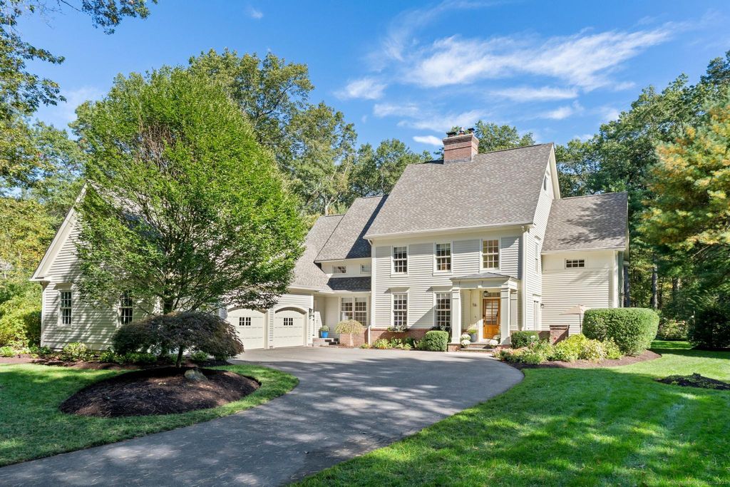 Photo of 14 Chatsworth Place, Farmington, CT 06032 (MLS # 24132677)