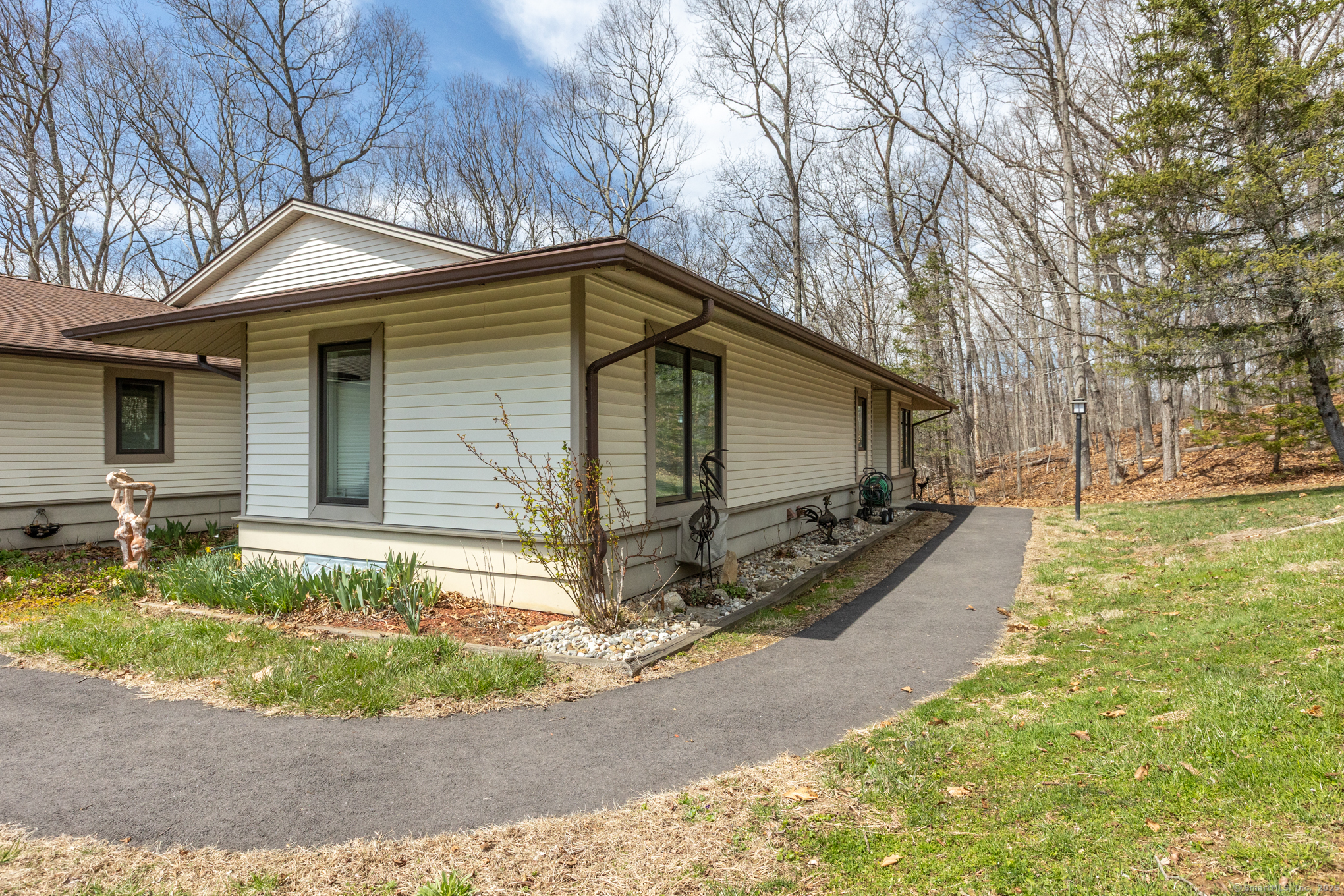 13D Sycamore Drive