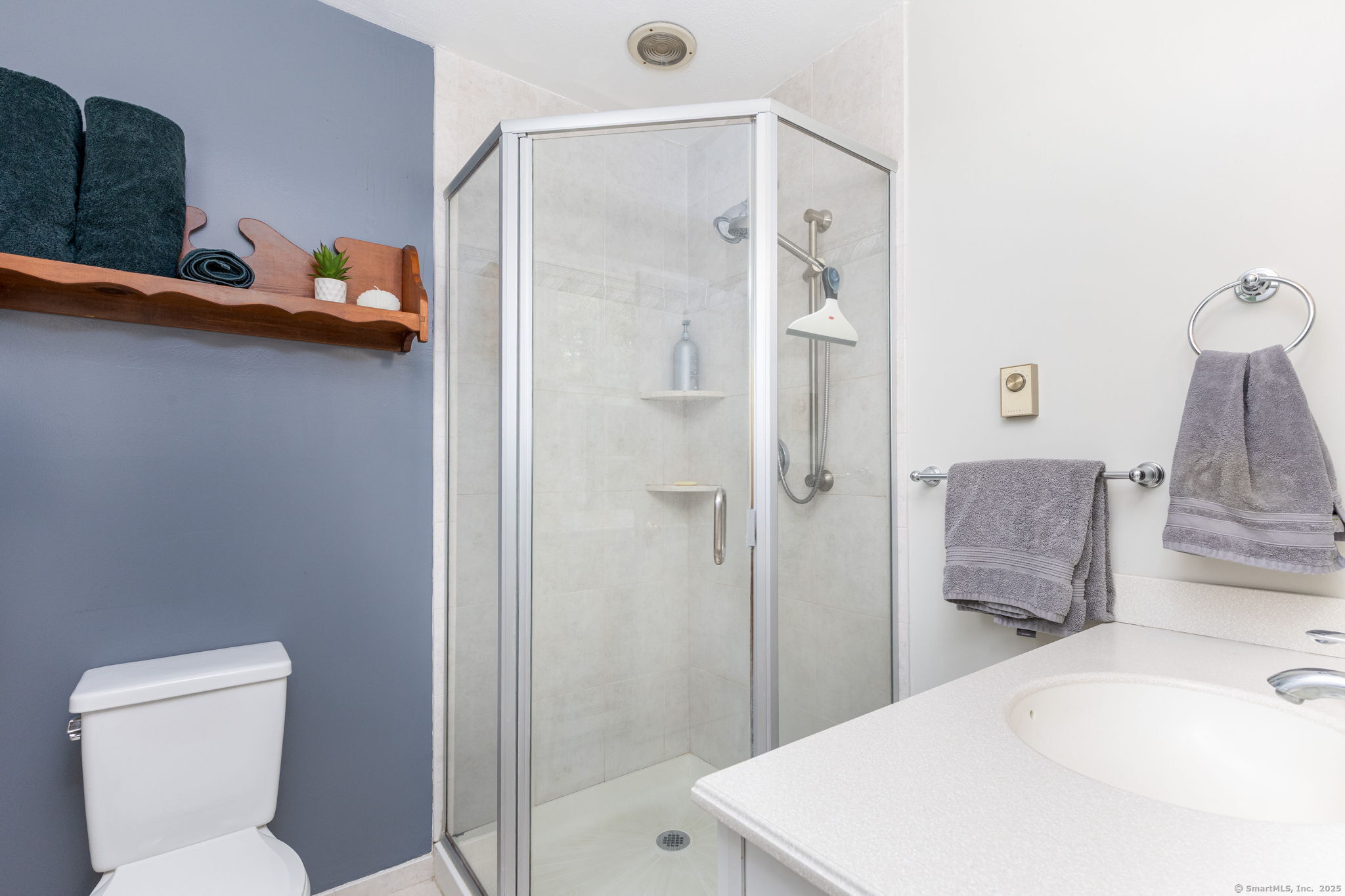 16 Darley Drive, Hamden, Connecticut image 23