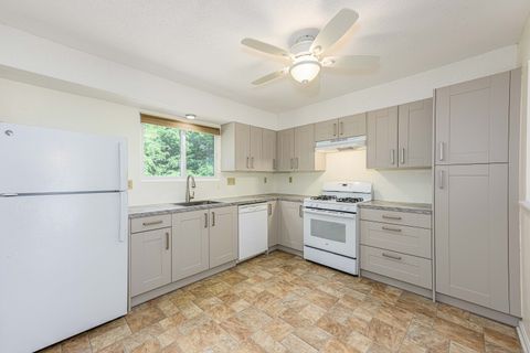 140 Thompson Street APT 5B East Haven CT 06513
