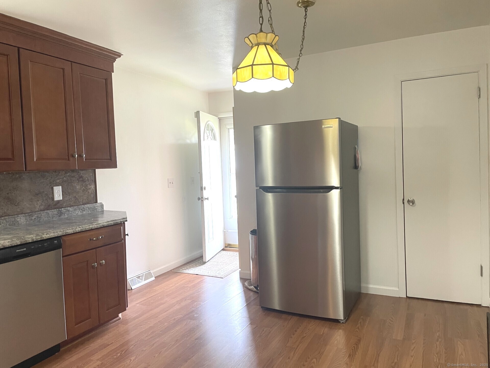18 Knight Lane, West Haven, Connecticut image 5