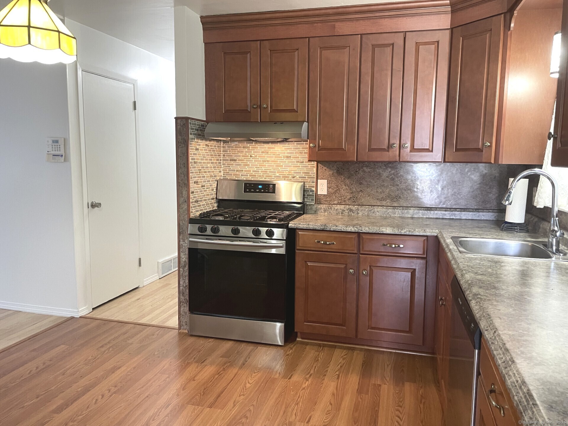 18 Knight Lane, West Haven, Connecticut image 4