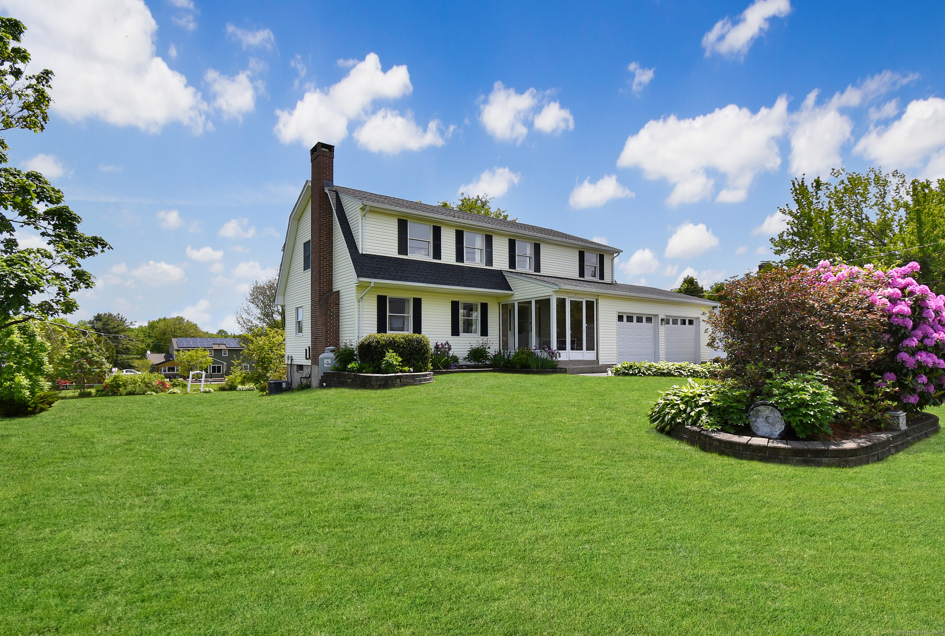 Hill Street, Bristol, Connecticut - 4 Bedrooms  
3 Bathrooms  
8 Rooms - 