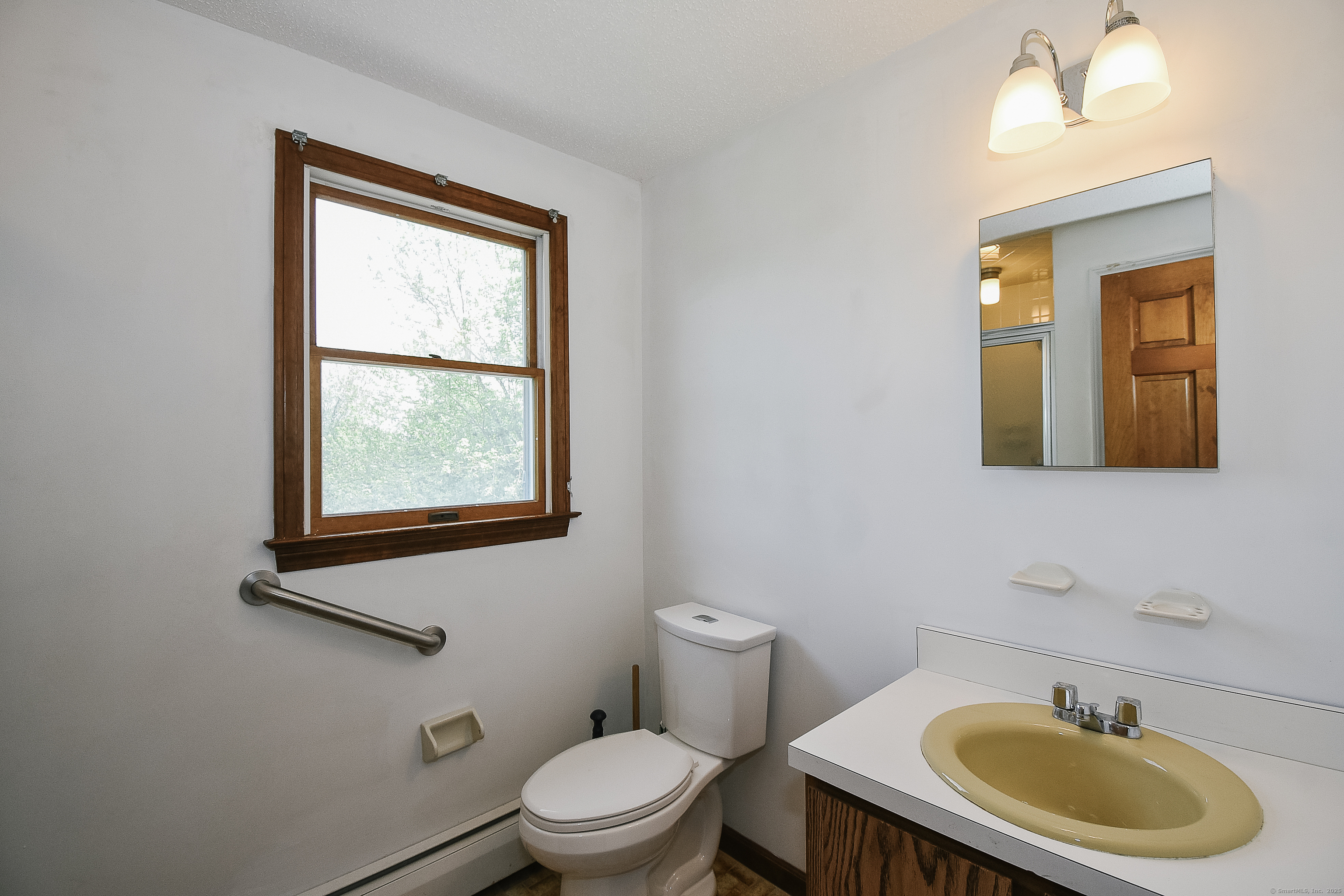 992 Hill Street, Bristol, Connecticut image 27