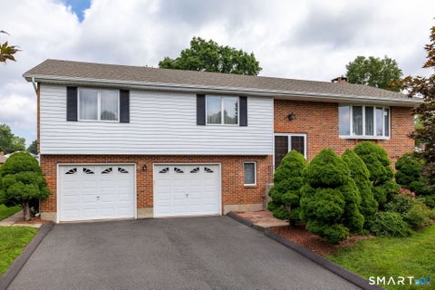 Photo of 15 Colonial Drive, Wethersfield, CT 06109 (MLS # 24208825)