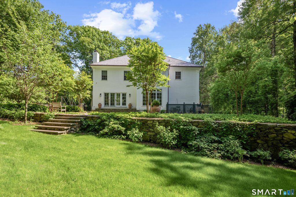 Photo of 200 Long Meadow Road, Fairfield, CT 06824 (MLS # 24147180)