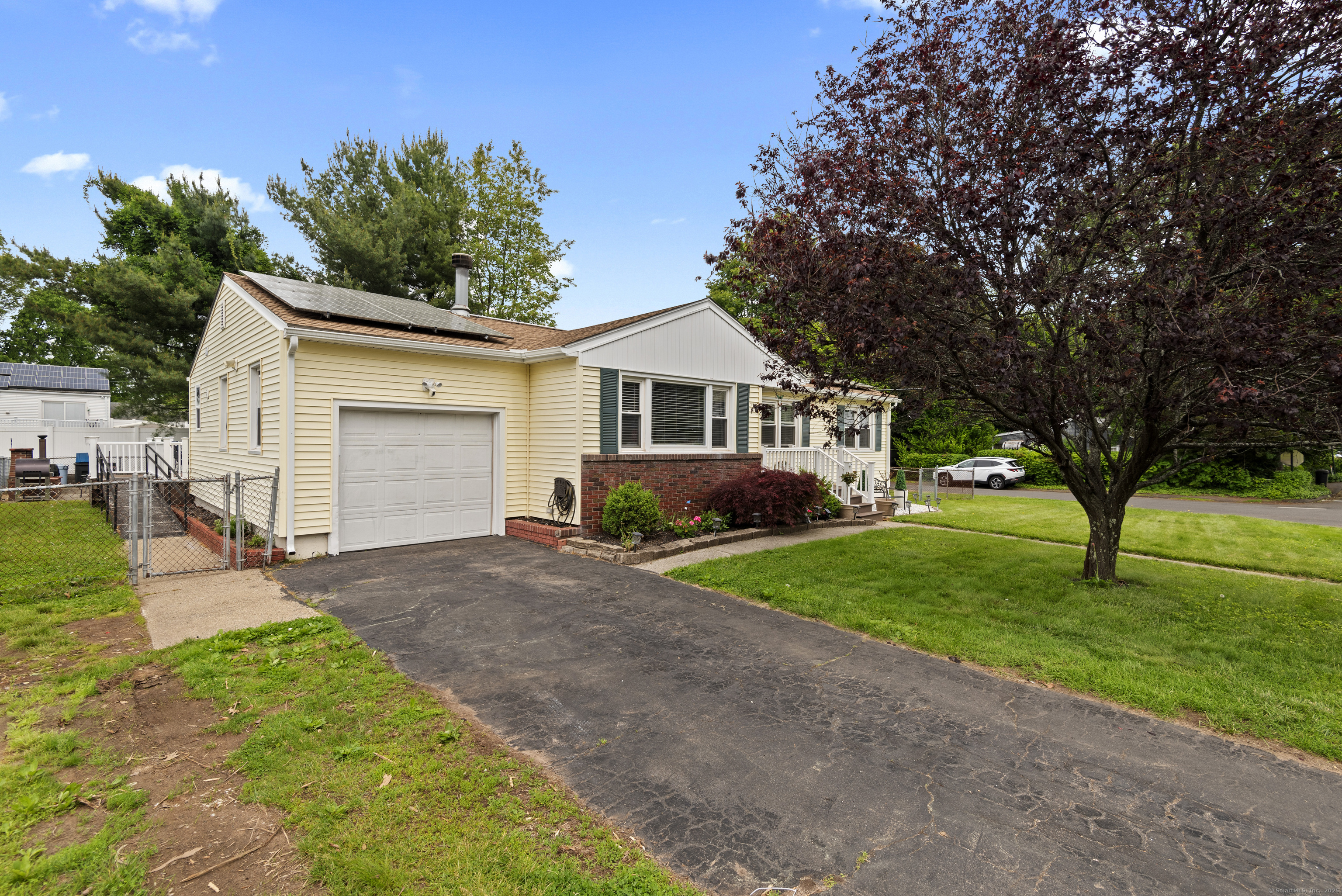 Property for Sale at Crest Avenue, East Haven, Connecticut - Bedrooms: 3 
Bathrooms: 1 
Rooms: 7  - $375,000