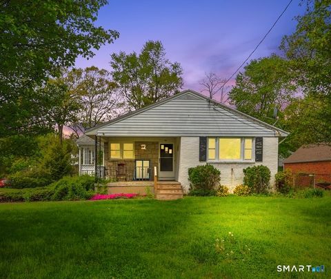 Photo of 56 Oakwood Road, Manchester, CT 06042 (MLS # 24175307)