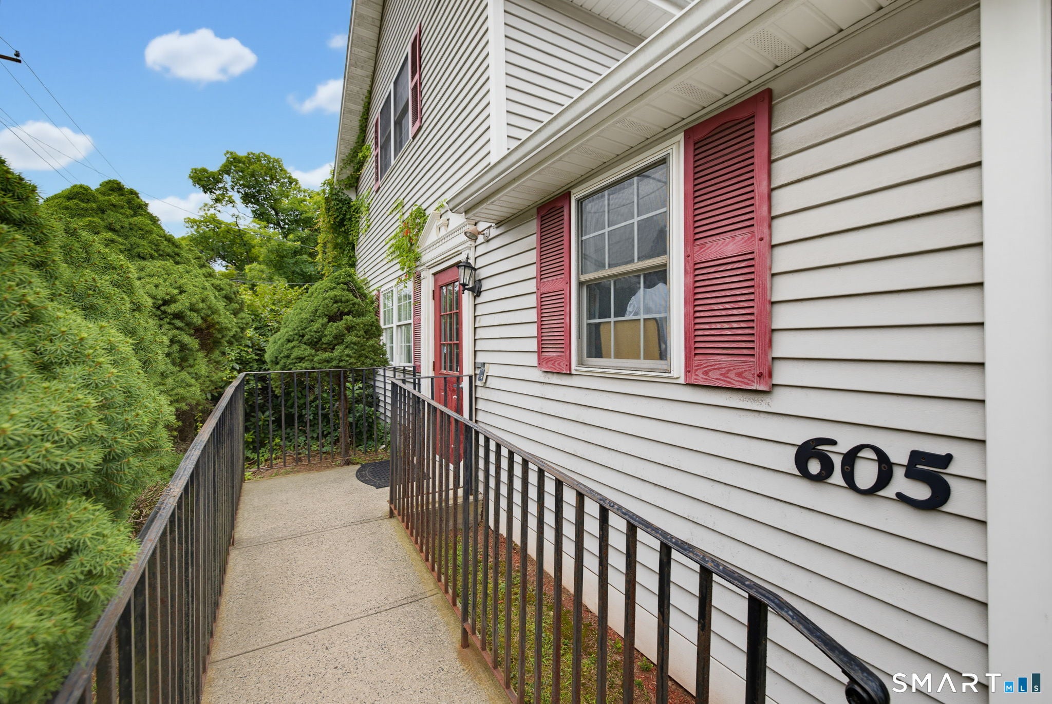 605 Foxon Road
