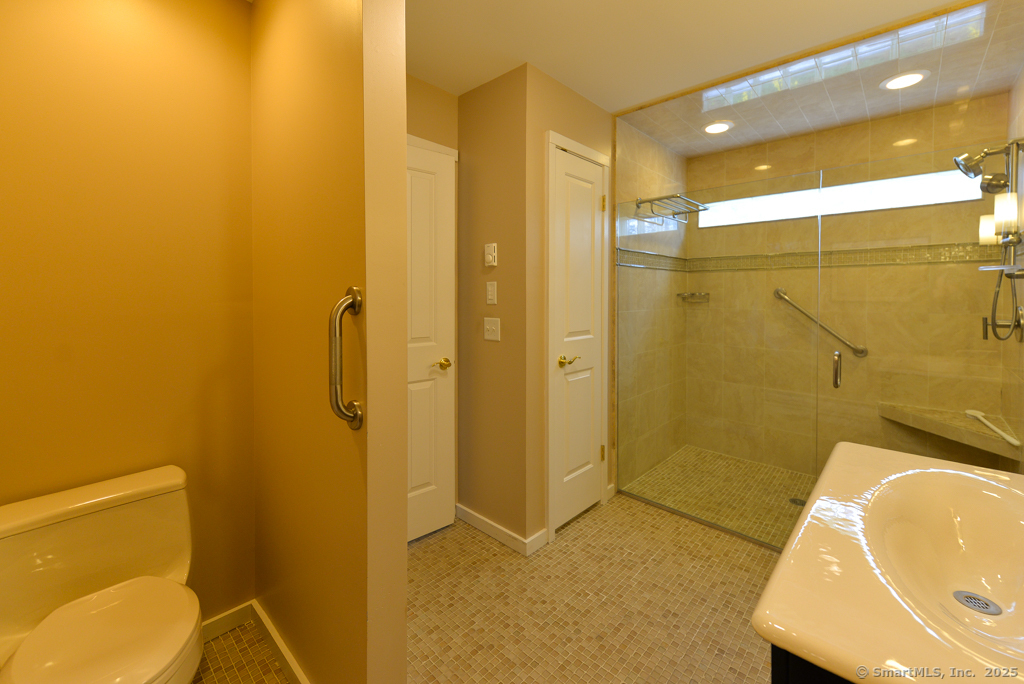 11 Heritage Crest #B, Southbury, Connecticut image 15