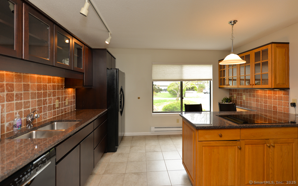 11 Heritage Crest #B, Southbury, Connecticut image 7