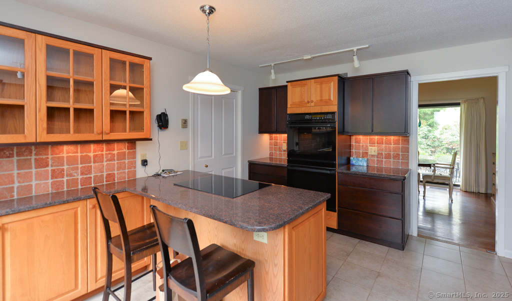 11 Heritage Crest #B, Southbury, Connecticut image 6