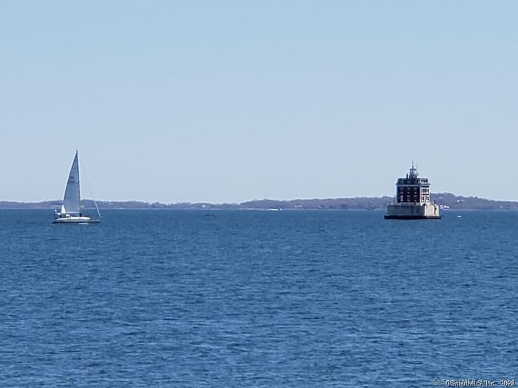 35 Neptune Avenue, New London, Connecticut image 18
