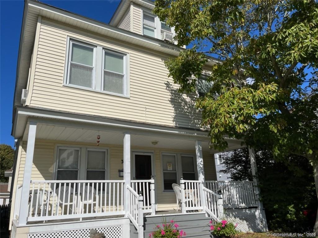 Property for Sale at Neptune Avenue, New London, Connecticut - Bedrooms: 5 
Bathrooms: 3 
Rooms: 8  - $425,000