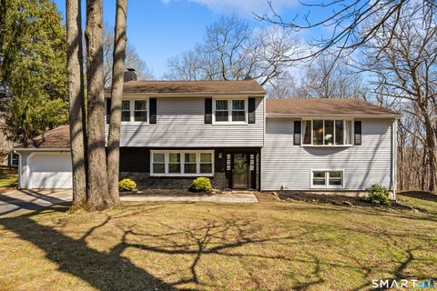 Photo of 141 Old Coach Highway, Hamden, CT 06514 (MLS # 24166500)