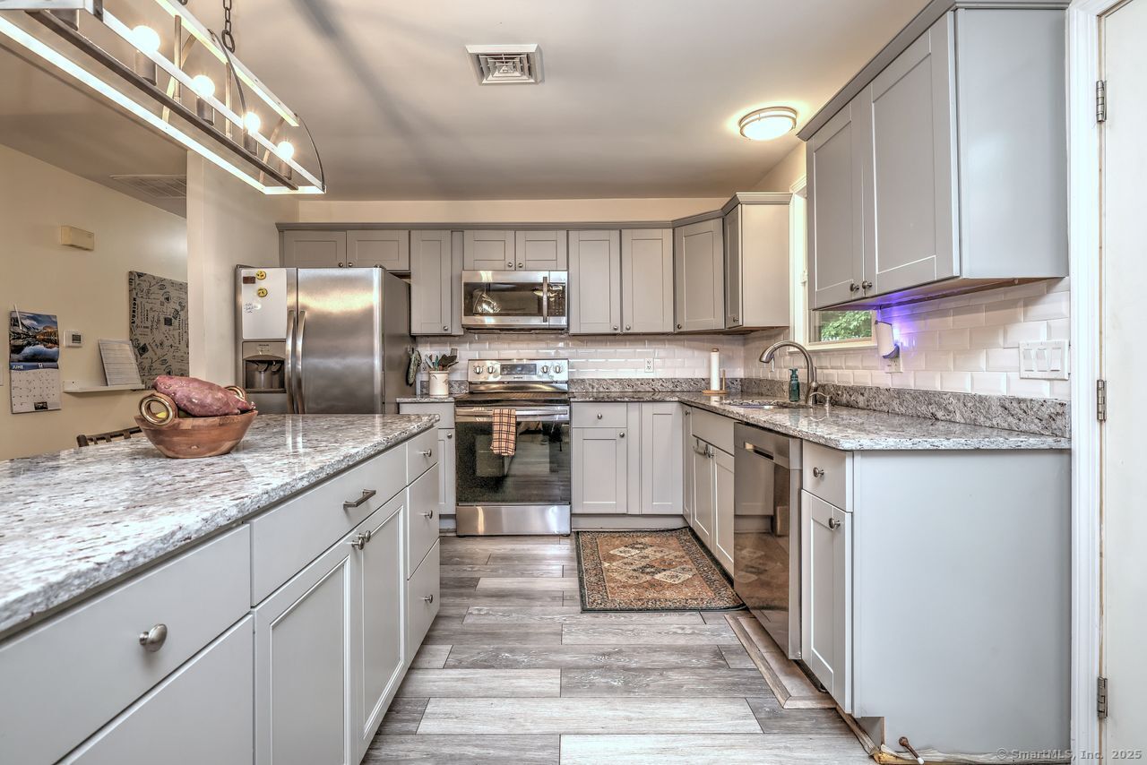 6 Snowapple Lane, Milford, Connecticut image 11