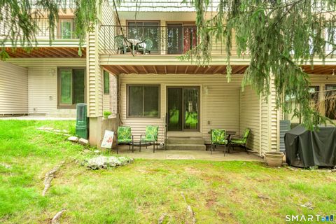 Tiny photo for 9 Hemlock Court #9, Cromwell, CT 06416 (MLS # 24190673)