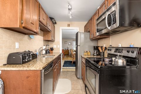 Tiny photo for 9 Hemlock Court #9, Cromwell, CT 06416 (MLS # 24190673)