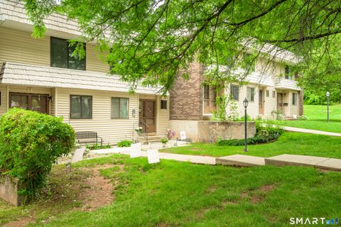 Tiny photo for 9 Hemlock Court #9, Cromwell, CT 06416 (MLS # 24190673)